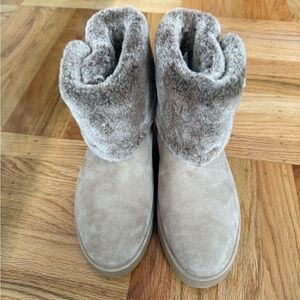 Ugg Classic Berge Mini Suede